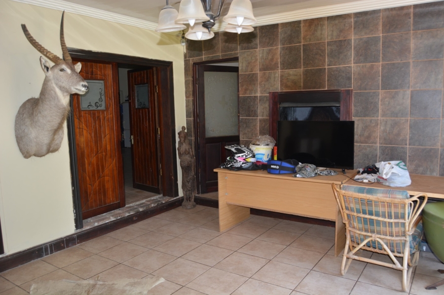 5 Bedroom Property for Sale in Riebeeckstad Free State